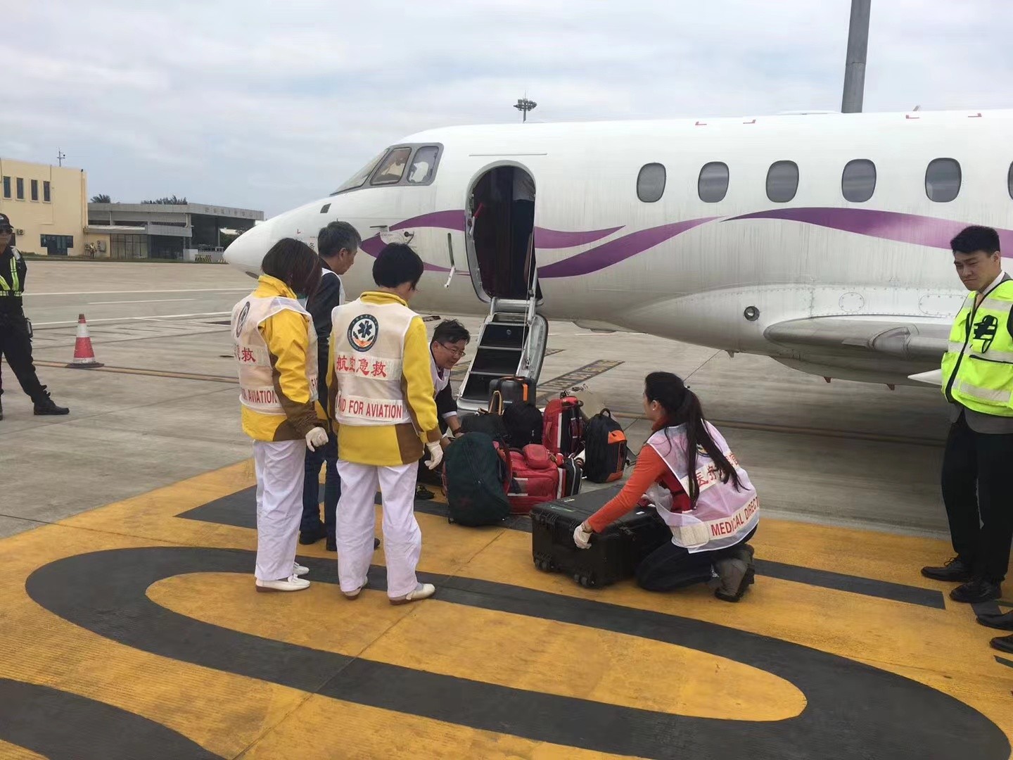 泰安香港出入境救护车出租